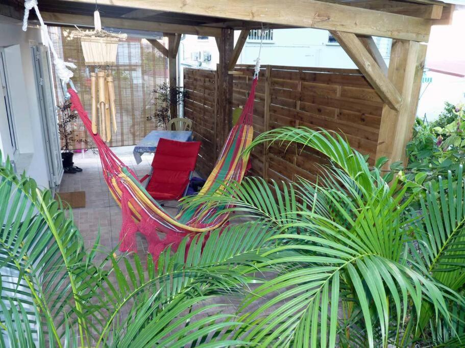 באס-טר Logement Dans Un Lieu Calme Et Verdoyant A Proximite De Tout Avec Jacuzzi!!! מראה חיצוני תמונה