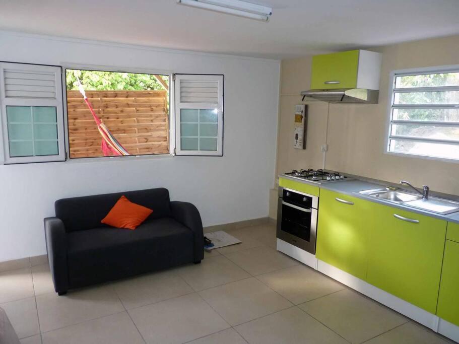 באס-טר Logement Dans Un Lieu Calme Et Verdoyant A Proximite De Tout Avec Jacuzzi!!! מראה חיצוני תמונה